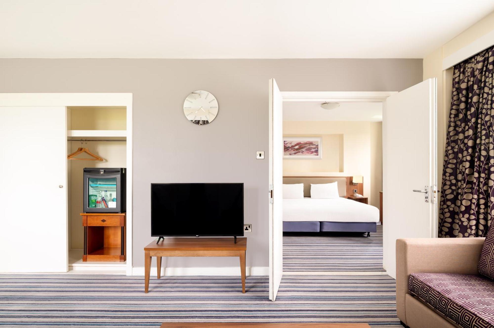 Holiday Inn Leeds Brighouse By Ihg Exterior foto