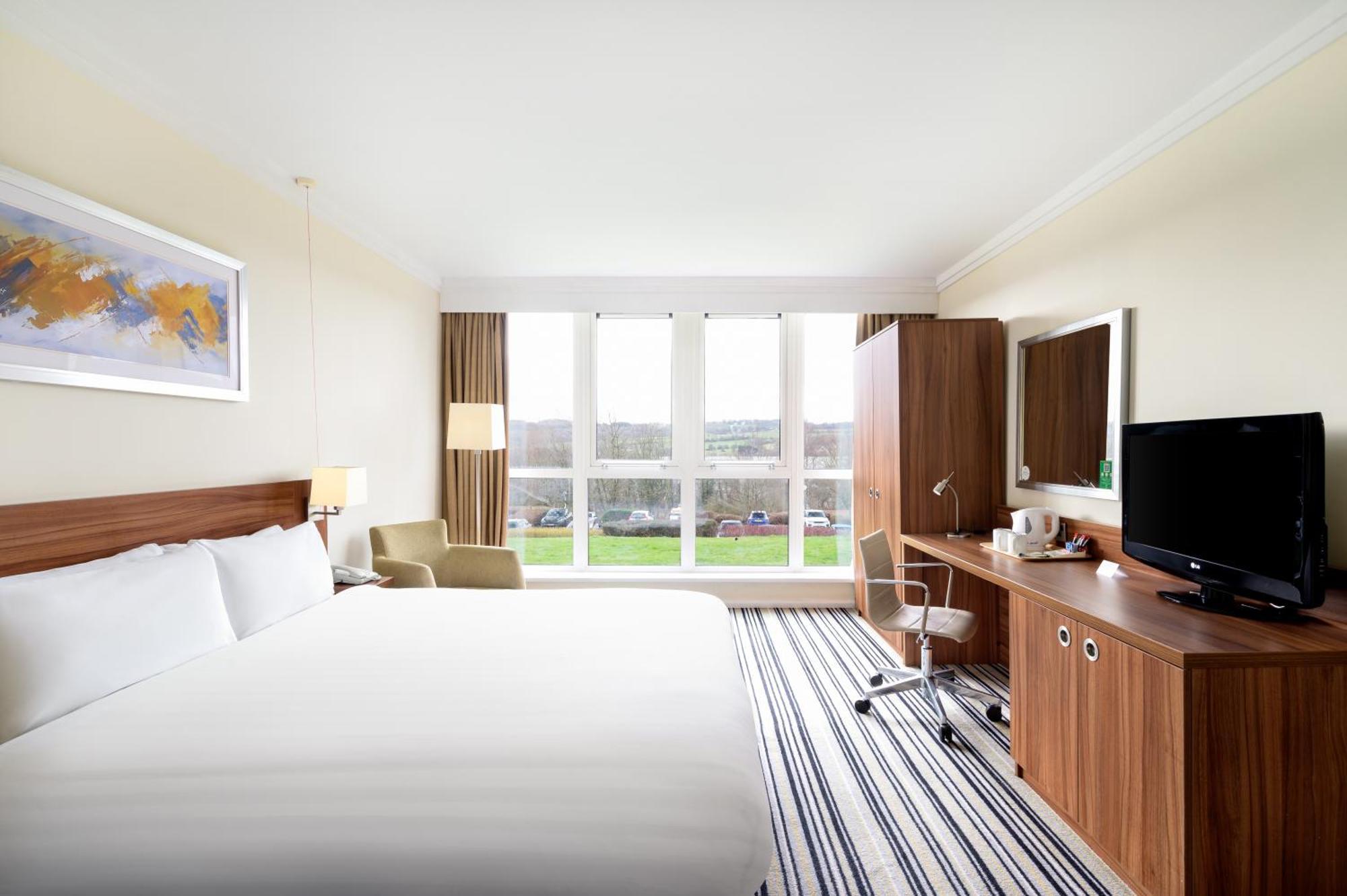 Holiday Inn Leeds Brighouse By Ihg Exterior foto